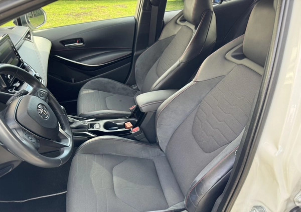 Toyota Corolla cena 83000 przebieg: 27000, rok produkcji 2019 z Kępno małe 121